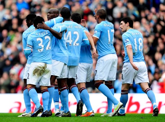 足球国足队内对抗赛出现精彩世界波（国足队内对抗赛上演精彩世界波）